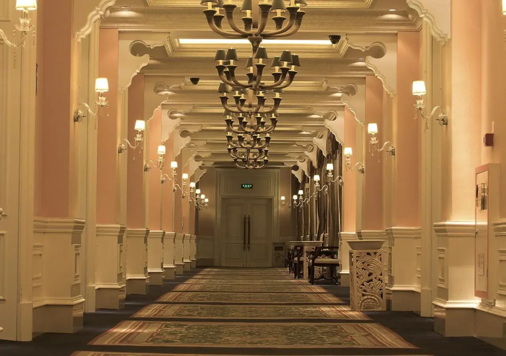 Lobby & Reception