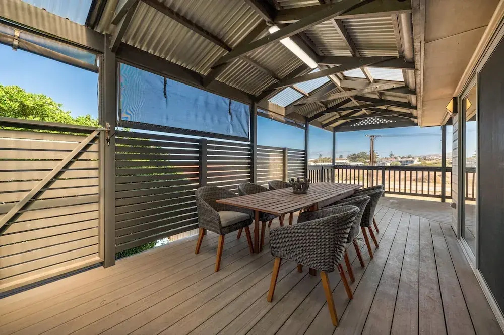 Large Upstairs Family Stay Near Middleton Beaches