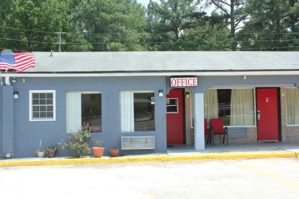 Roadway Inn