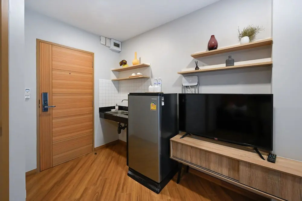 Standard Double room with balcony (full double bed)