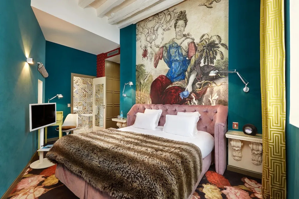 Hôtel du Petit Moulin, Haute Couture hotel by Lacroix 62