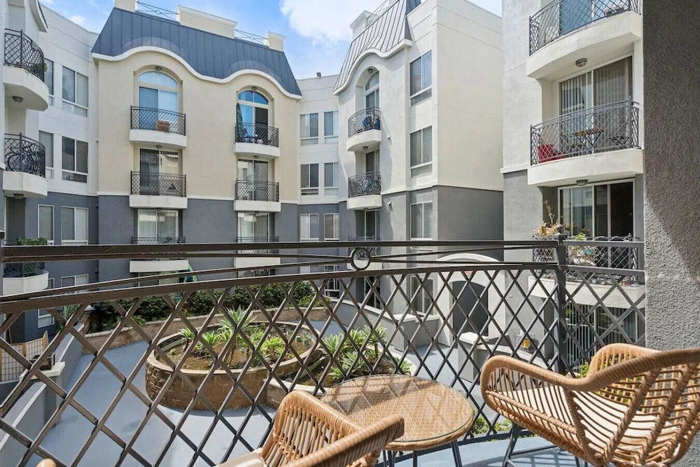 Chic Marina Oasis 5 Star Amenities Central