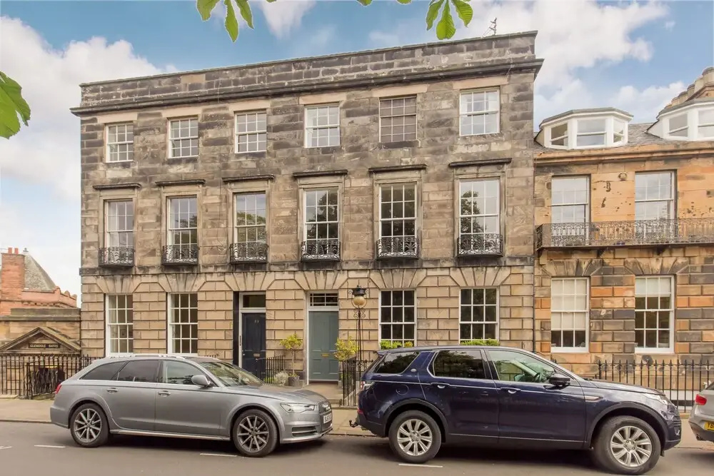 325 - Saxe Coburg Place Apartment