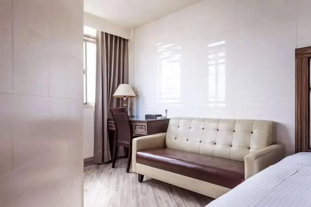 Deluxe Double room (full double bed)