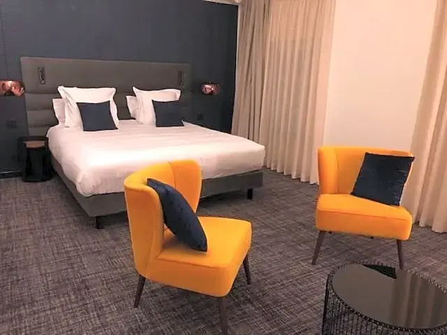 Double Junior Suite (full double bed)