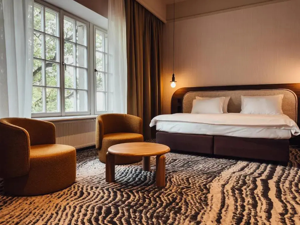 Grand room