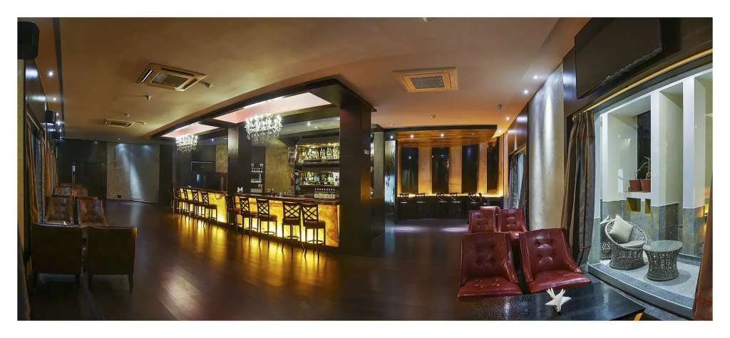 Lobby & Reception