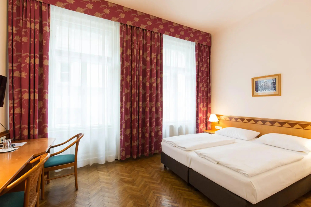 Standard Double room (full double bed)