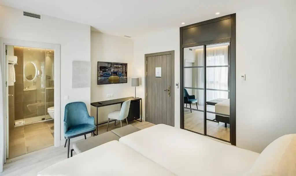 Superior Double room (full double bed)