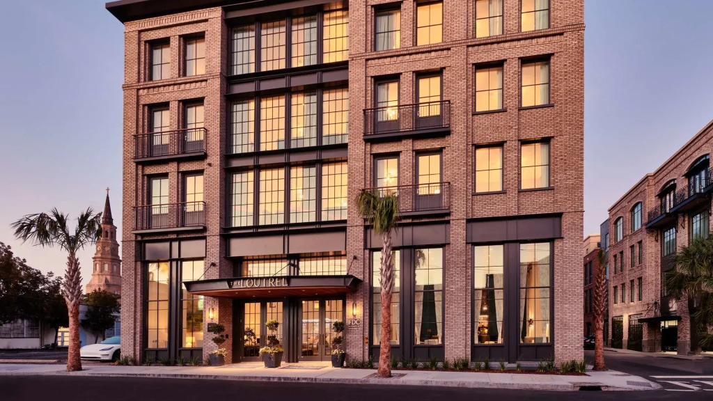 The Loutrel — фото