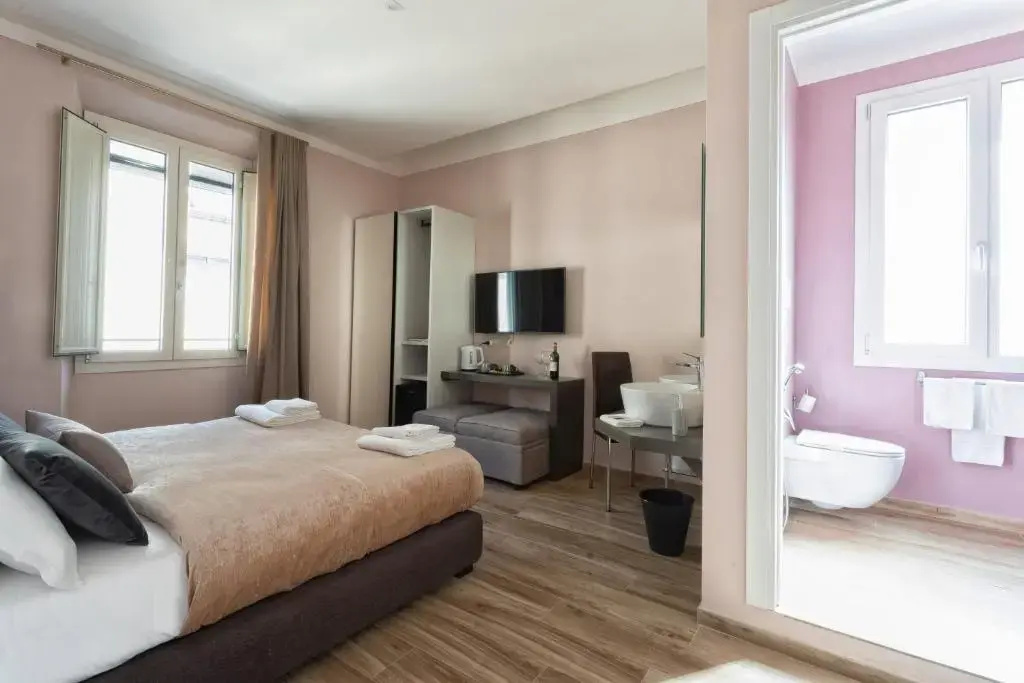 Superior Double room (full double bed)