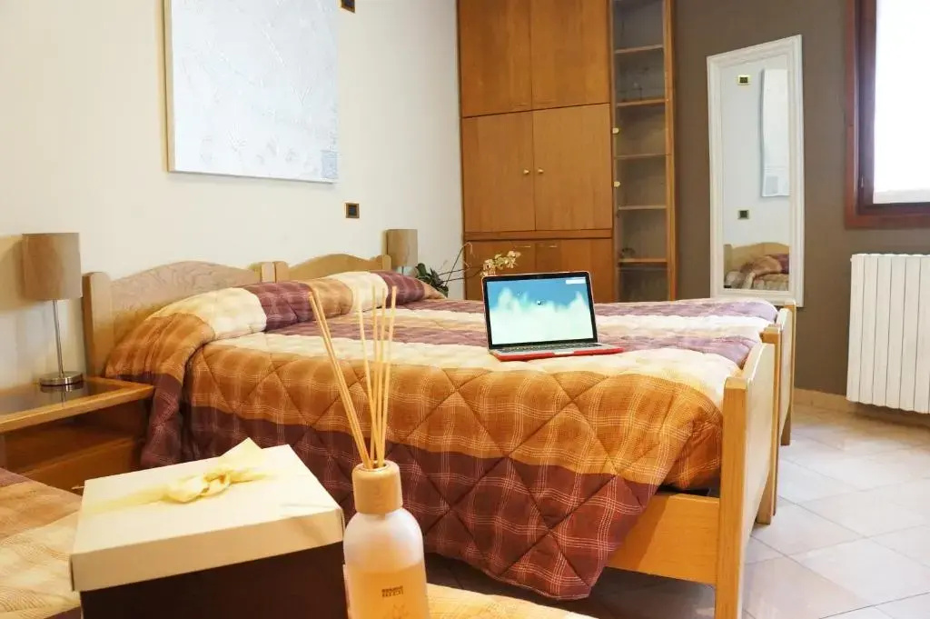 Standard Double room (full double bed)
