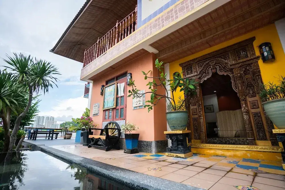 Lost Paradise Resort