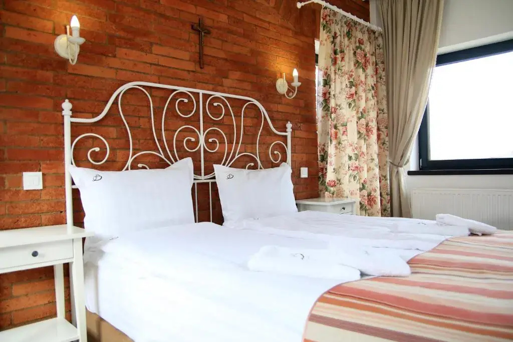 Standard Double room (full double bed)