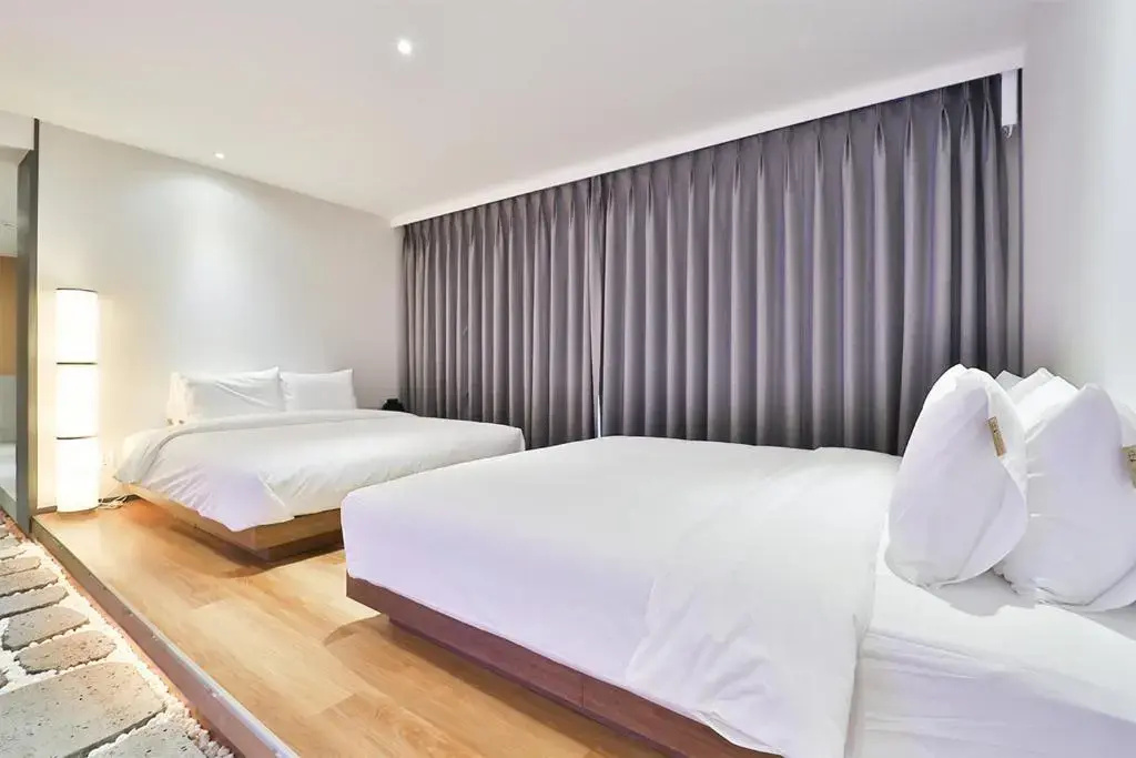 Deluxe Family Suite