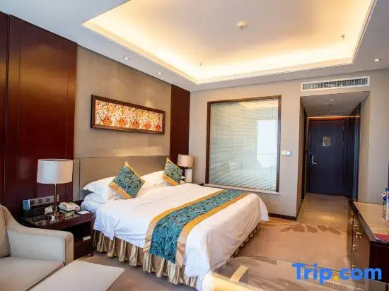 Standard Double room with lake view (full double bed)