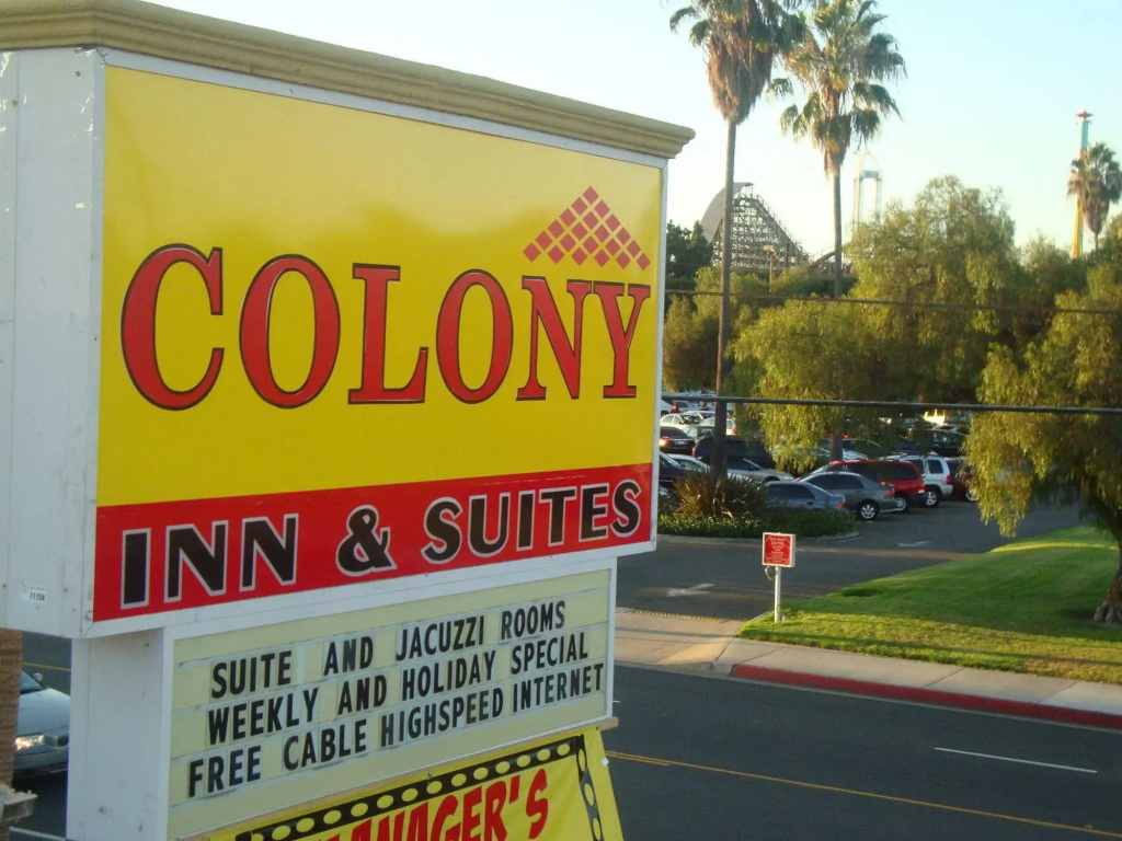 Colony Inn — фото