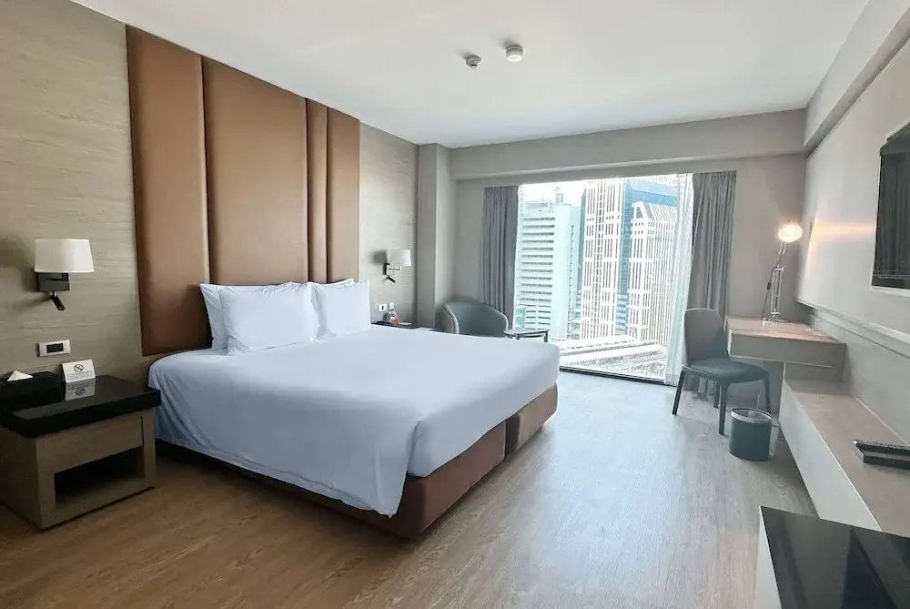 Executive Double Suite full double bed