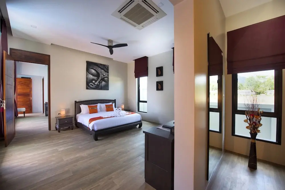 4 Bedrooms Luxury Villa with view