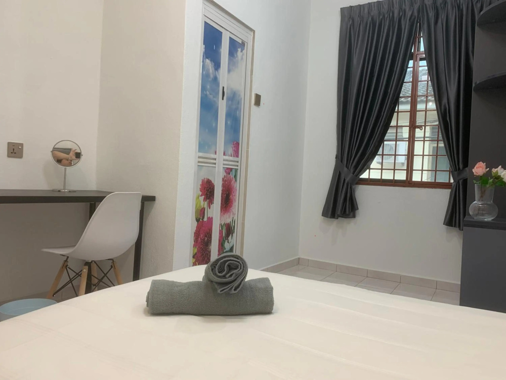 Private Bathroom King Room Bukit Mertajam Alma Impian