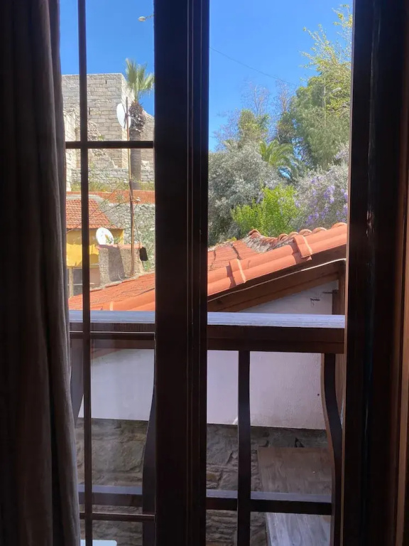 Deluxe Double room with balcony (full double bed)