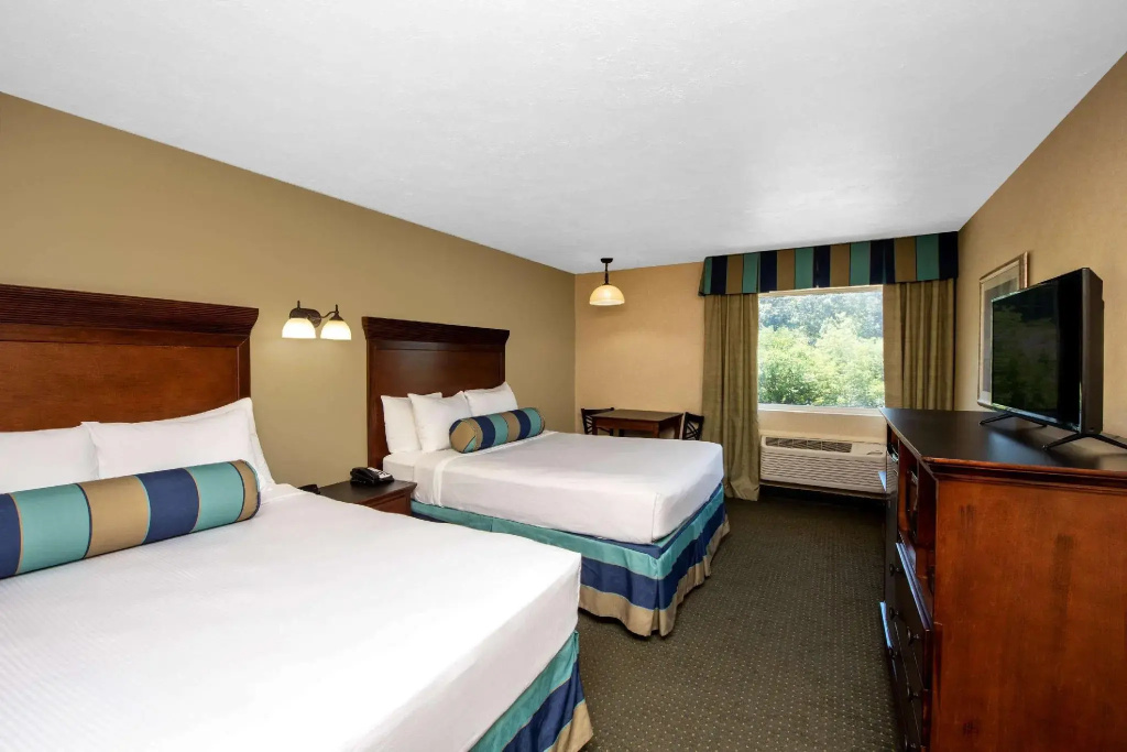 Deluxe Quadruple room
