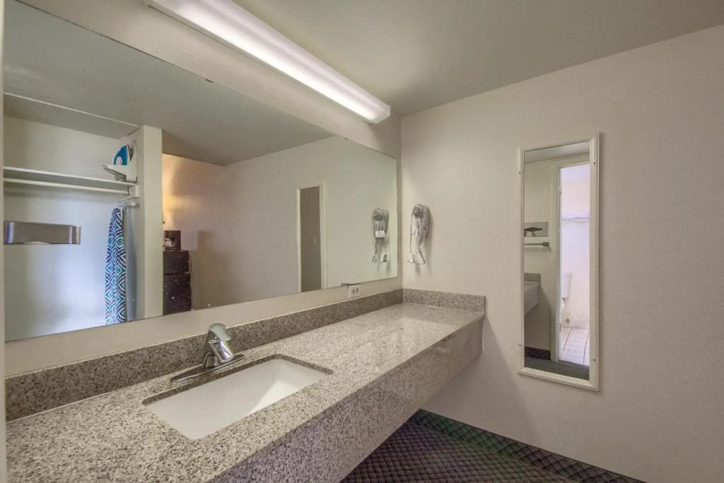 Americas Best Value Inn Uvalde - фото 10