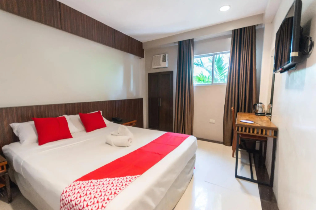 Deluxe Double room (full double bed)