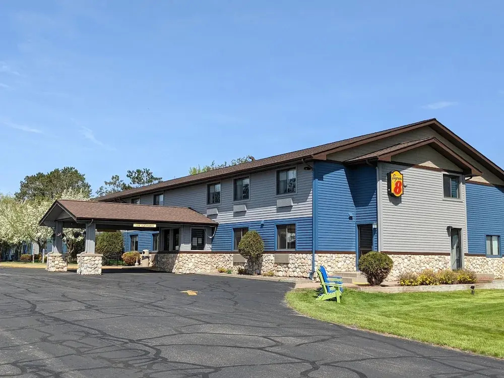 Super 8 Baxter/Brainerd Area