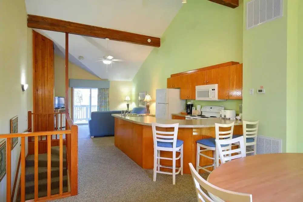 2 Bedrooms Standard Family room with view