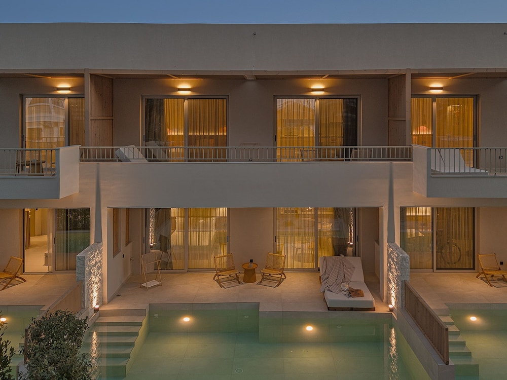 Kiva Luxury Suites & Villas