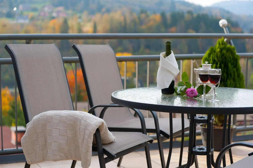 Balcony & Terrace