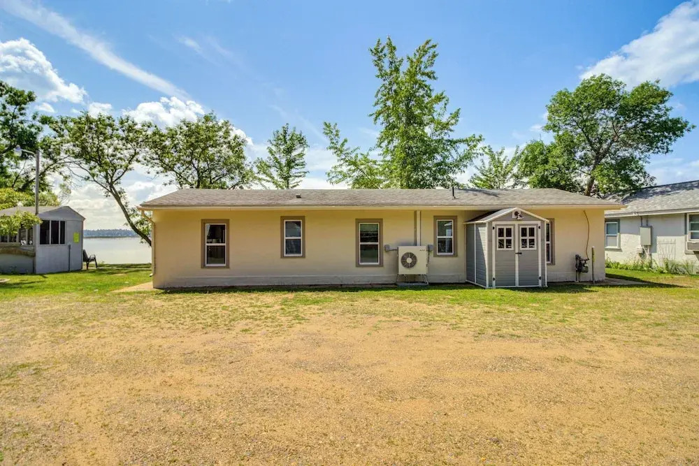 Lake Hubert Cabin w/ Private Deck + Boat Dock — фото