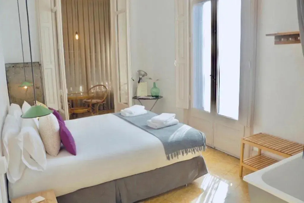 Standard Double room with balcony (full double bed)