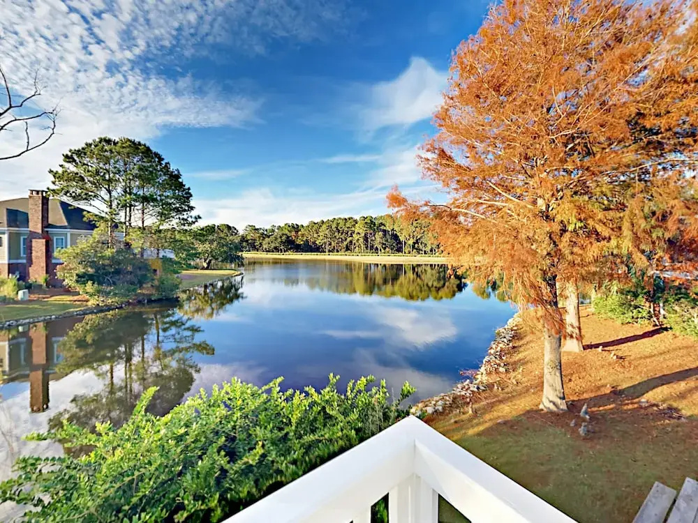 Lakeside - 4 Br Home