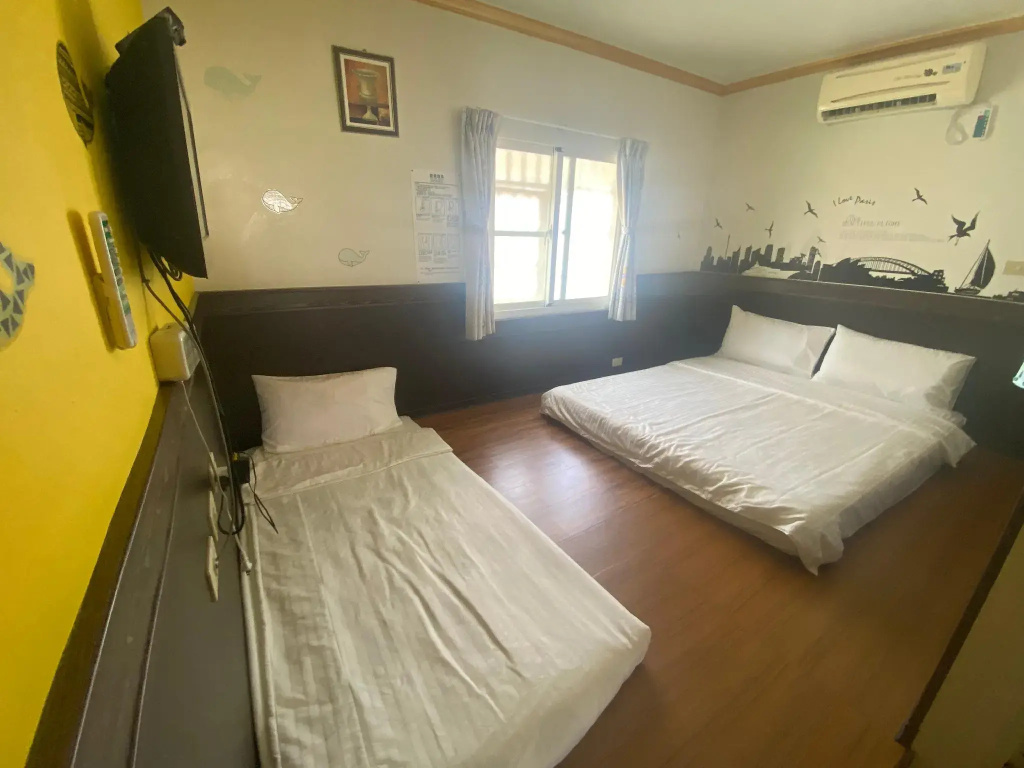 Standard Triple room