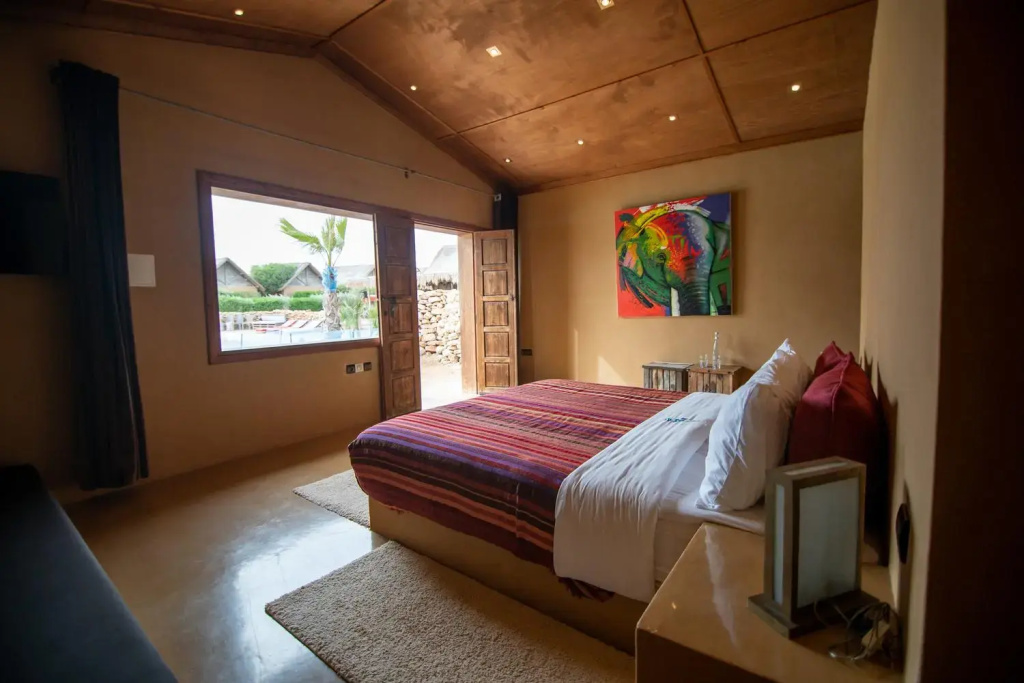 Standard Quadruple room with pool view