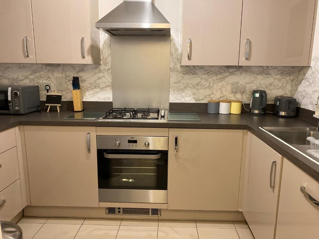 Spacious 2 Bed House for Corporate and Family Stays