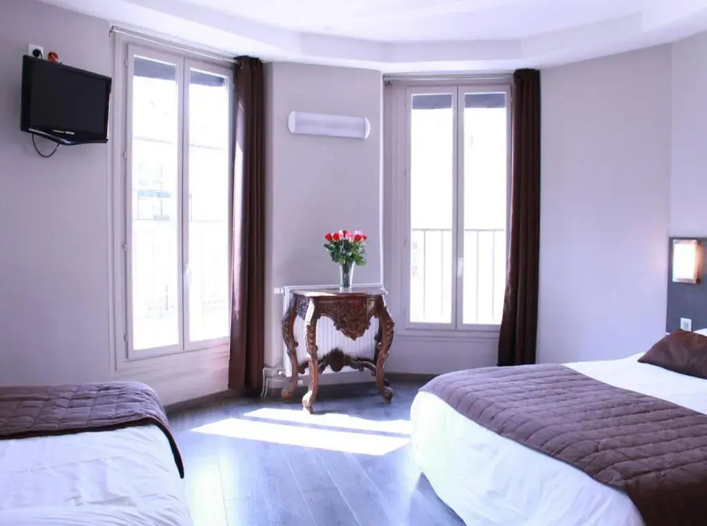 Standard Triple room