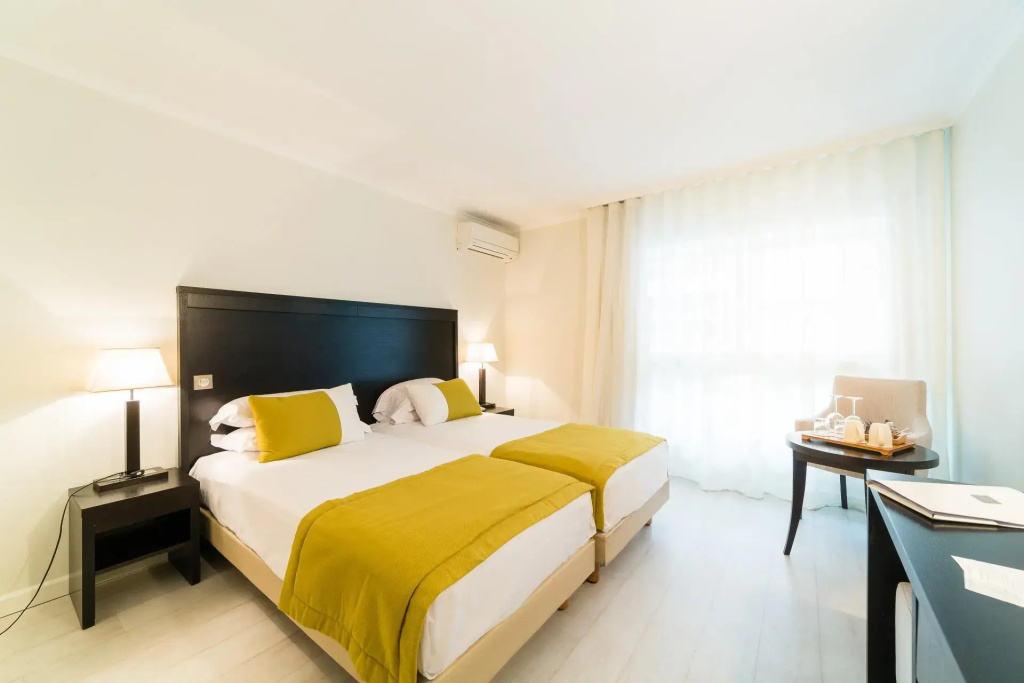 Classic Double room (full double bed)