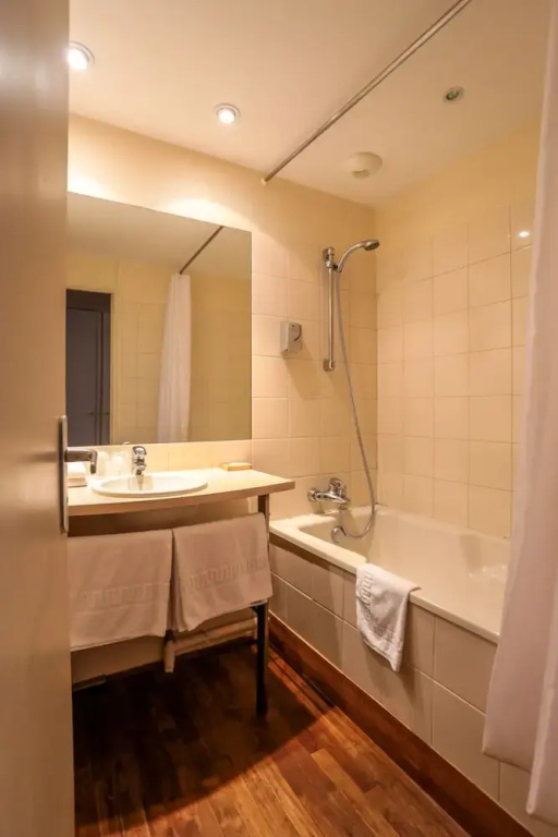 Economy room