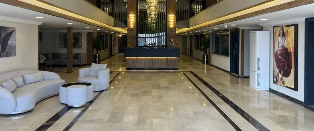 Lobby & Reception