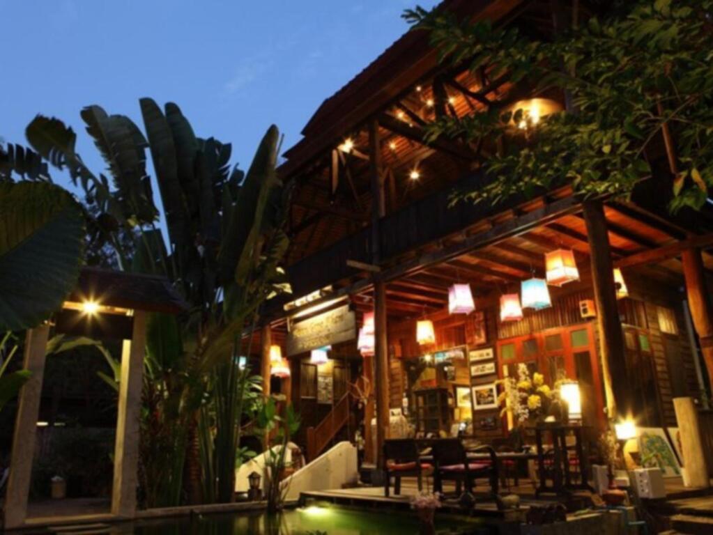 Baan Gong Kham by null