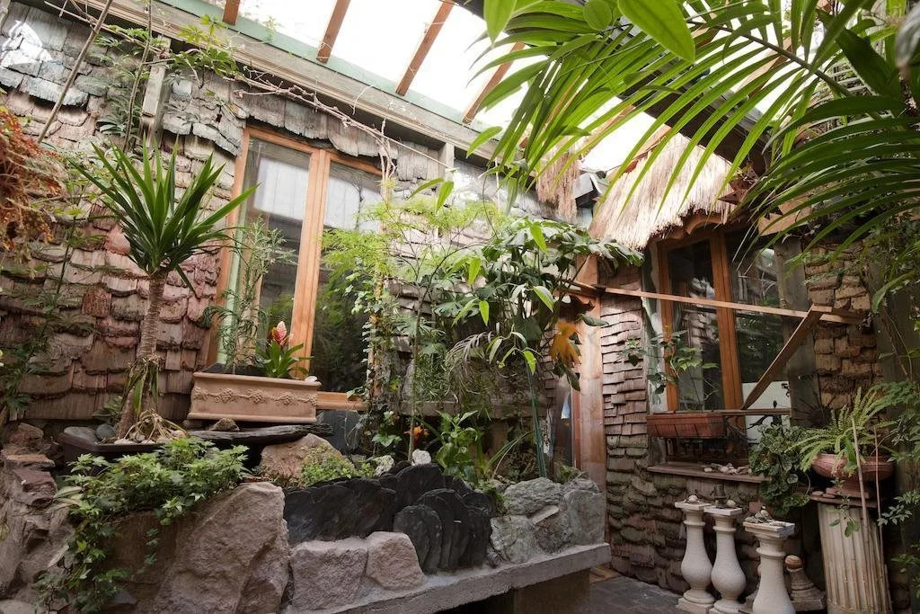 Chez Bernard Paris / Montreuil