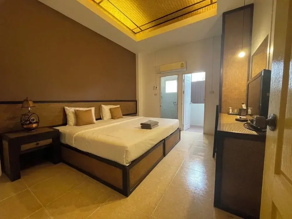 Economy room