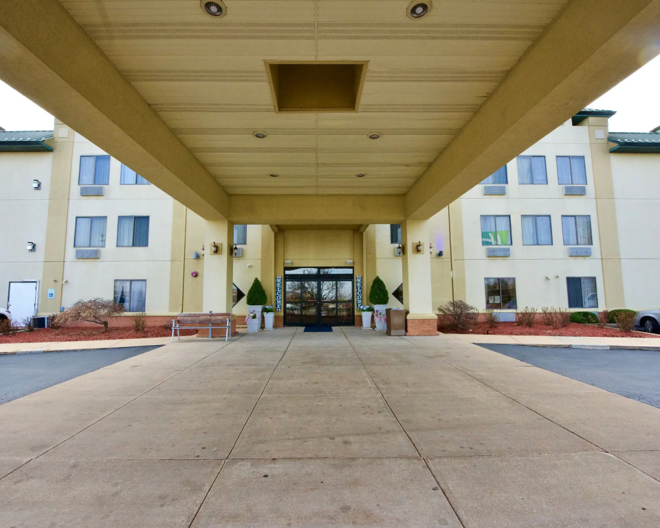 Holiday Inn Express & Suites St. Louis West - Fenton by IHG