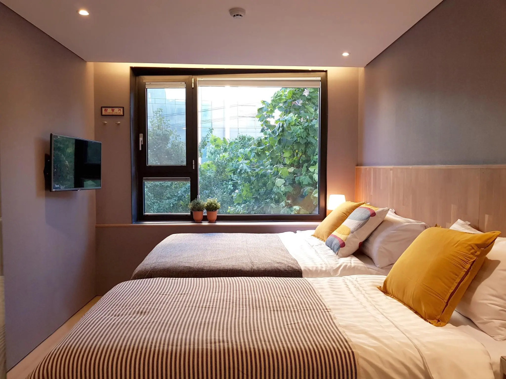 Standard Triple room