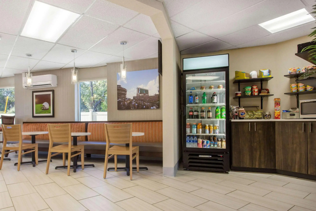 Food & Beverage