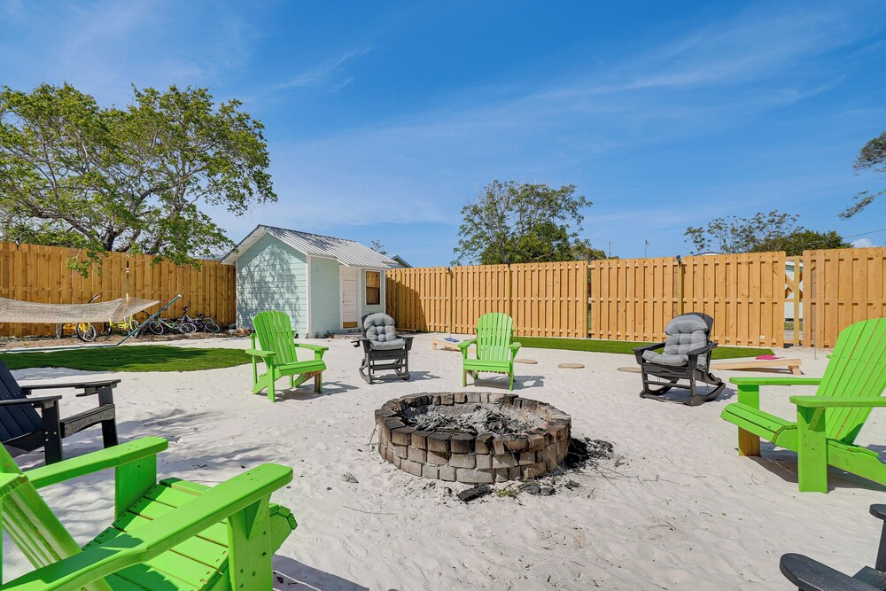 100 Ft to Shore! PCB Home w/ Outdoor Entertainment