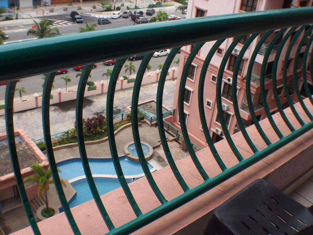 Marina Vacation Condos @ Marina Court Resort Condominium